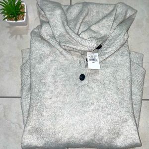 NWT American Eagle Hooded Sweater,L